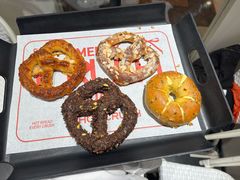 -HOT CRUSH趁热集合·现烤面包(上海环球港店)