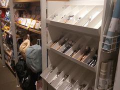 -名创优品(山东青岛市新业广场店)