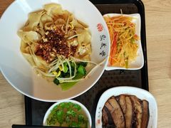 -鼎义丰功夫面(星光大道店)