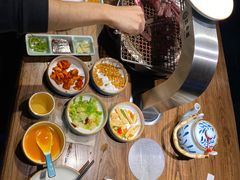 -明洞阿姨·韩式酱蟹烤肉·创意料理(三元桥店)