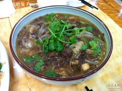 小笨鸡炖蘑菇-鹤乡东北菜(崮山路店)