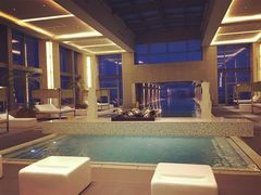 天幕泳池-上海浦东康桥绿地假日酒店