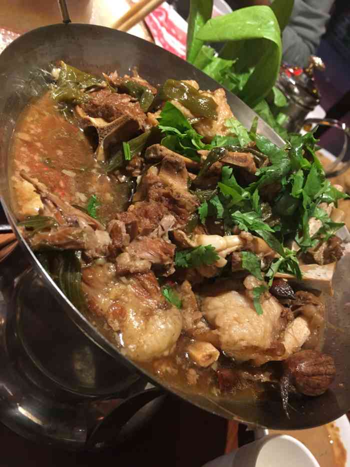 羊老赞铜锅涮羊肉(土城店"跟朋友们一起去星光灿烂唱歌,出来就直接