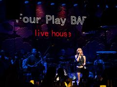 -FOUR PLAY BAR