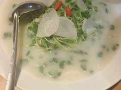 米汤萝卜苗-帅巴人舅母子腊蹄民俗村