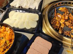 -三国惹火烤肉·中日韩烤肉集合店(百草路店)