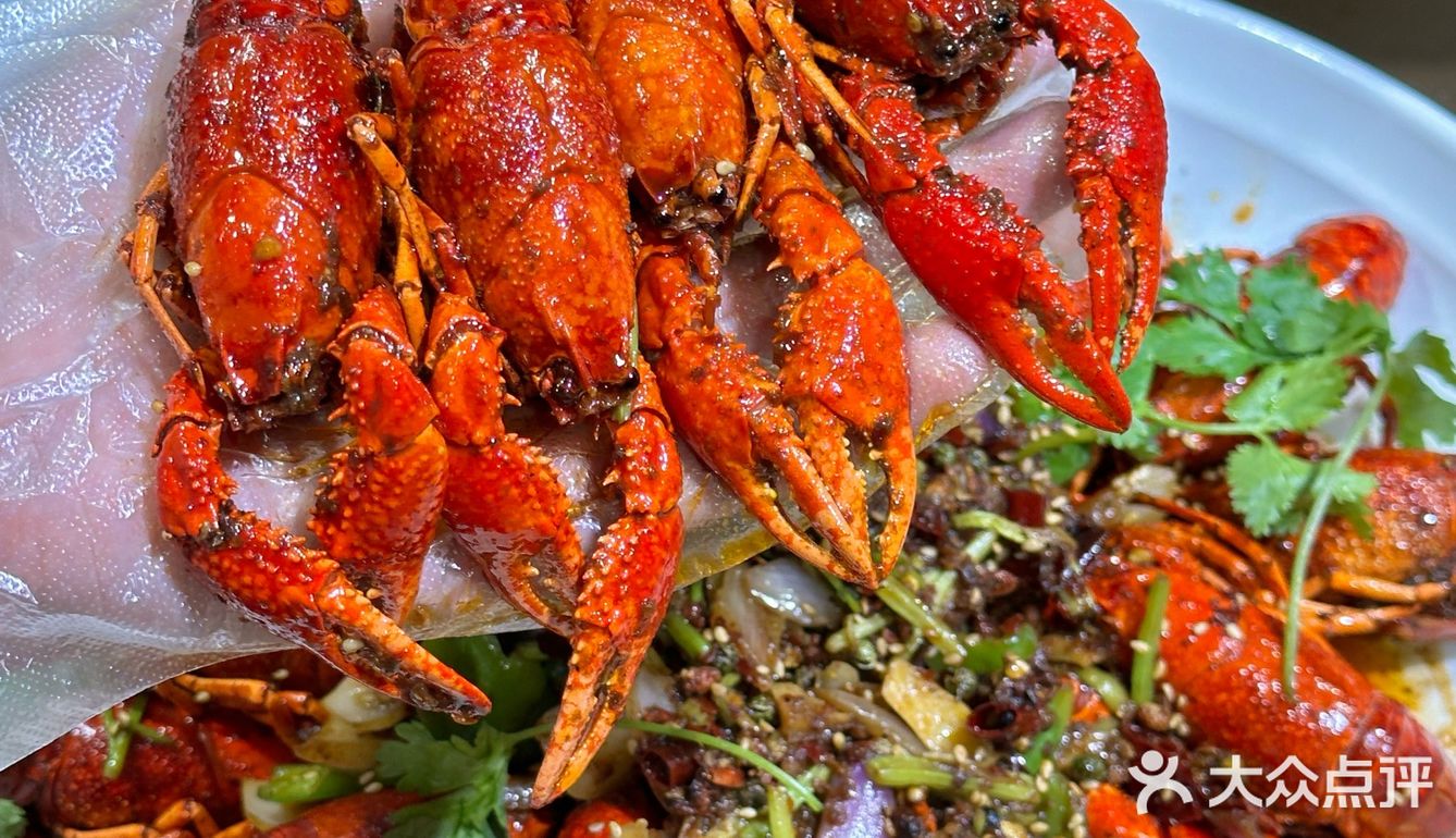 南京旅游一定要来玄武湖老牌龙虾店‼️