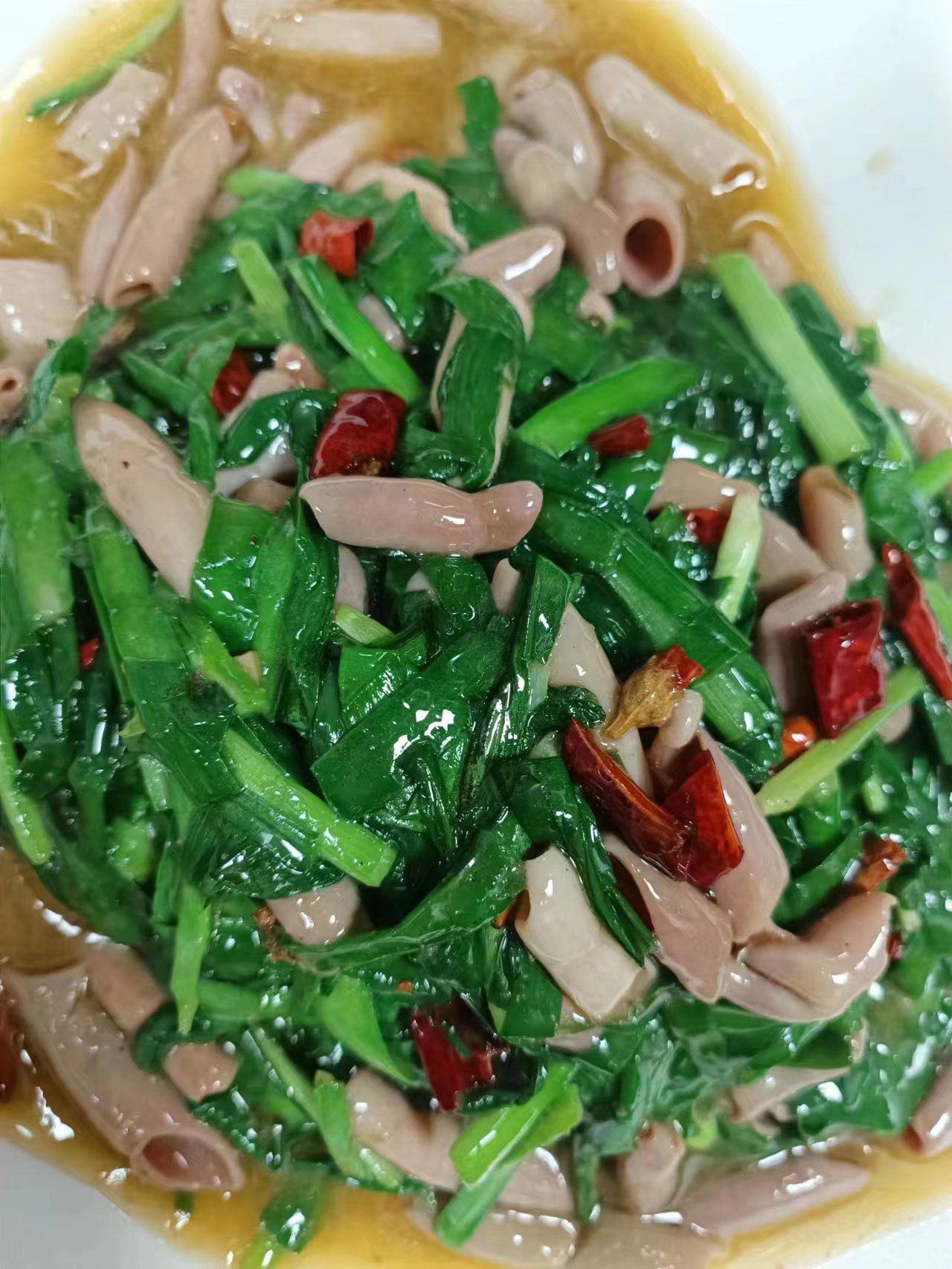 韭菜炒海肠美味至极,鲜美无比,口感绝佳!