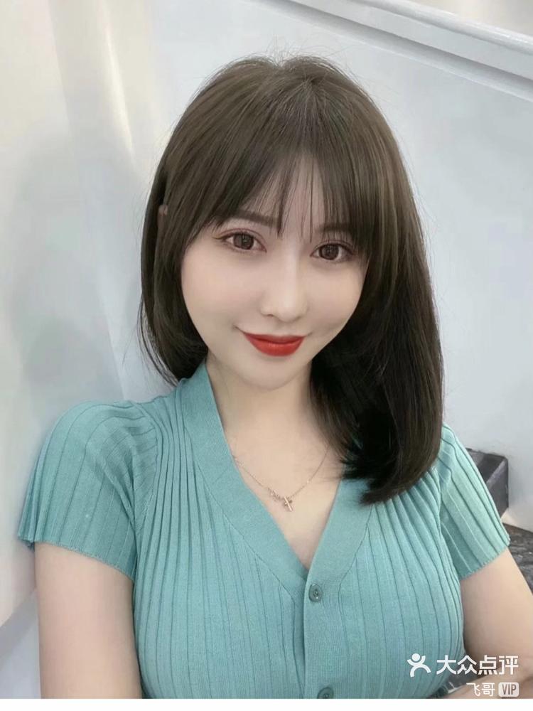 亚麻闷青色喜欢潮流的妹子们,今年很火的