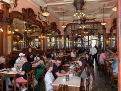 -Majestic Café