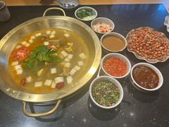 -顶顶汤火牛排火锅·经典铜锅涮肉