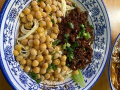 豌豆杂酱面-渝之汇牛肉豌杂面