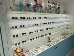 -一人多镜蔡司·依视路眼镜店(琉璃店)