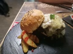 奶油蘑菇汉堡-HIGH FIVE哈福手工汉堡(桂林路店)