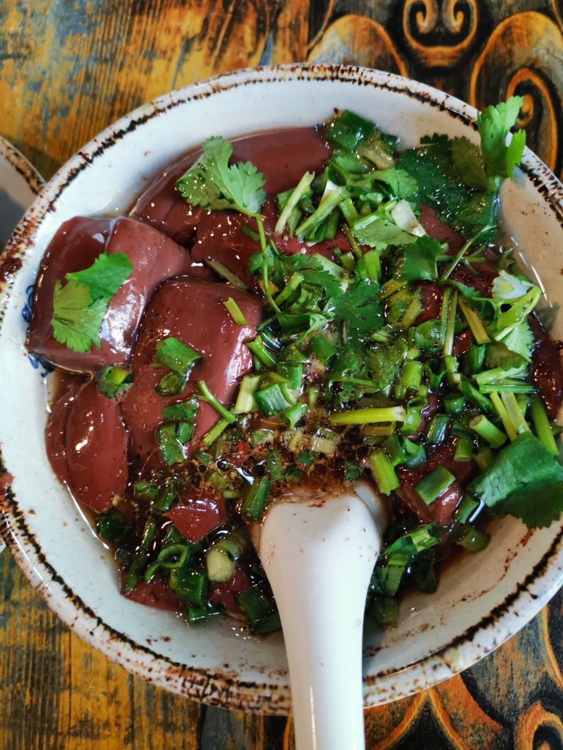 鲜血旺:味道巴适,血非常的嫩,入口即化.