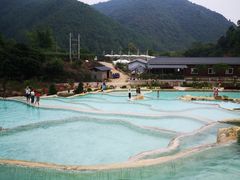 -十万大山布透温泉