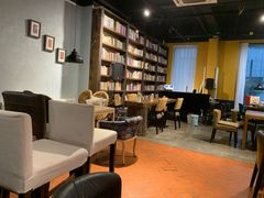 -房角石咖啡与书(吉大南校店)