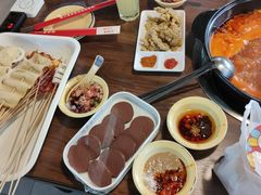 -签多多串串香火锅