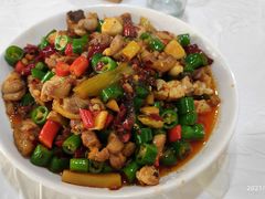 -乡土特色.冷锅鱼.牦牛肉汤锅