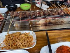 -哈尔滨小酒馆·鲜肉现穿自助烧烤(康新花园店)