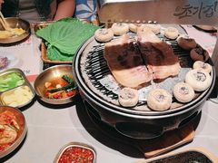 -草家酱蟹炭火烤肉店(珲春南路一店)
