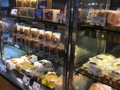 面包甜点陈列柜-巴黎贝甜(卫清西路店)