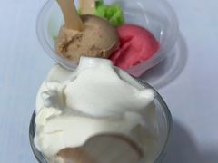 -古老冰山特色冰淇淋店(艾提尕尔店)