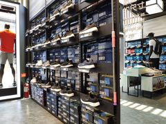 -SKECHERS 斯凯奇(上海国际时尚中心店)