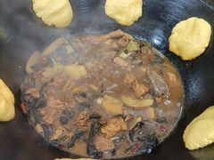 小笨鸡蘑菇锅-炮爷东北铁锅炖(棠安路店)