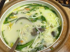 -云海肴·汽锅鸡·云南代表菜(天山百盛优客店)