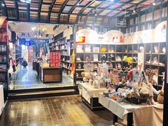 -钟书阁(松江泰晤士小镇店)