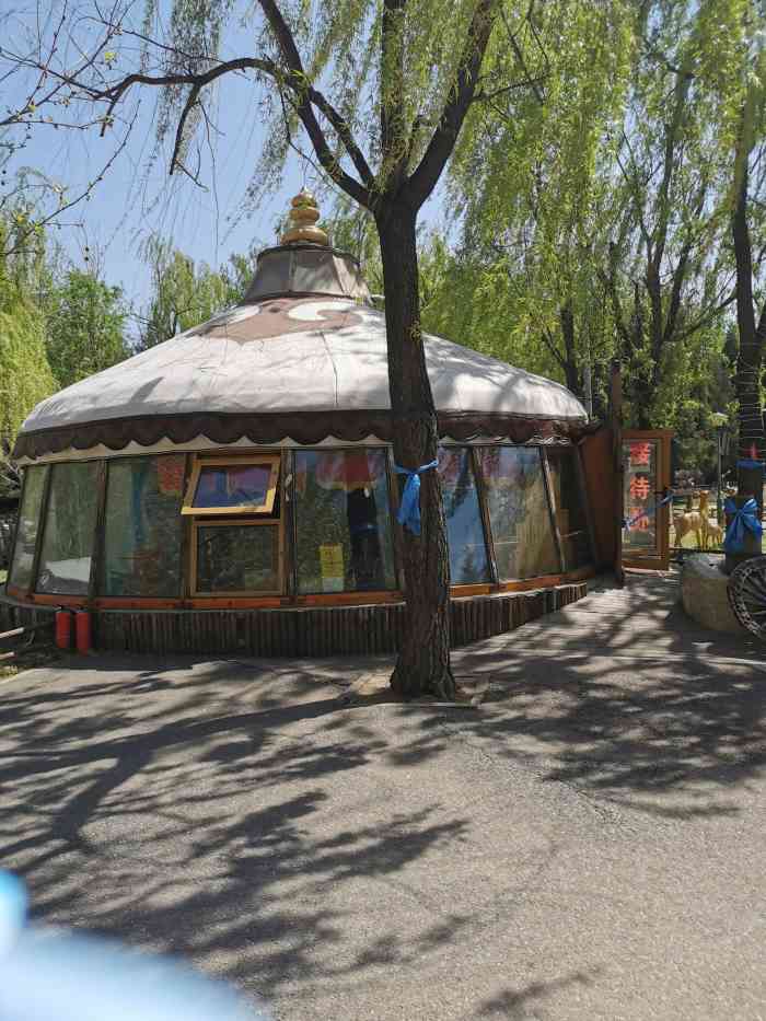 蒙古大营(朝阳公园店)-"经常来的一个很有特色的饭店,在朝阳公园旁.