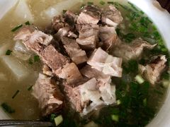 萝卜炖肘子-荣生萝卜汤饭店