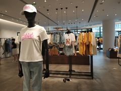 -URBAN REVIVO(上海中庚漫游城店)