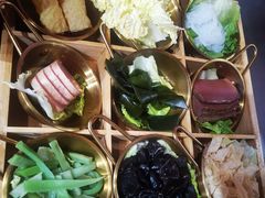 -三顾烤庐·烤鱼·烧烤·龙虾(奉贤店)
