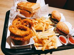 -The Habit Burger Grill 哈比特汉堡(复兴soho店)