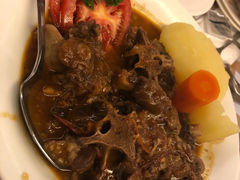 炖牛尾-船屋葡国餐厅