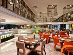 -上海滴水湖皇冠假日酒店