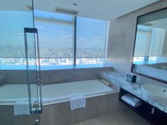 -上海龙之梦万丽酒店