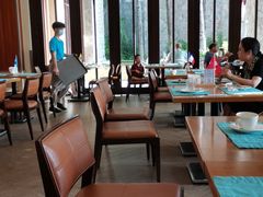 -亚龙湾希尔顿自助餐厅·海鲜·烧烤·沙滩BBQ·现场乐队