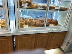 面包甜点陈列柜-老大昌(淮海中路店)