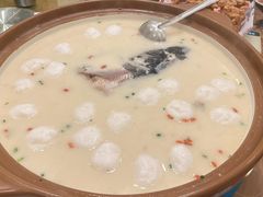 特色鱼头鱼丸汤-罗阳人家私房菜(罗阳路店)