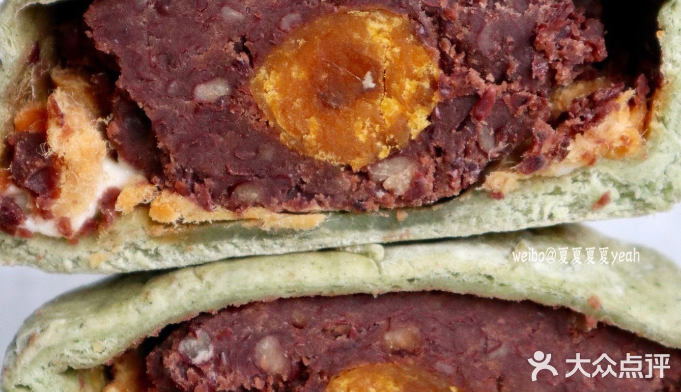 让面包也拥有了春天红豆蛋黄肉松陷谁能不爱！