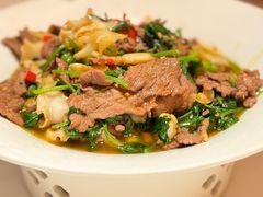 香菜摔打黄牛肉-桂满陇·江南茶餐厅·蟹黄小笼汤包(中山公园店)