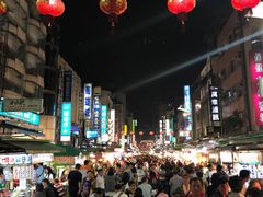 -六合夜市
