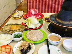 -洞庭洲·防空洞火锅·烧烤·铜锅涮肉(新百广场店)
