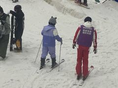 -乔波室内滑雪场