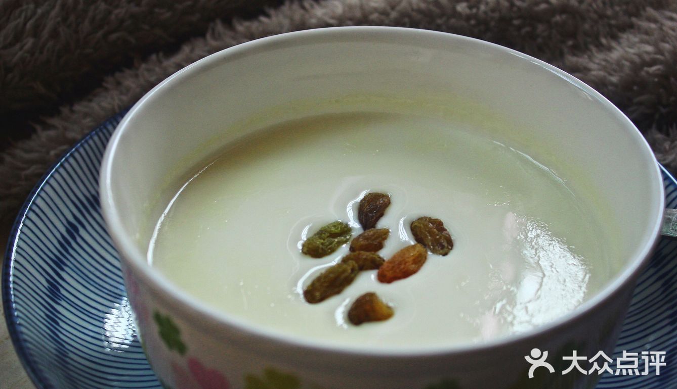 简易菜谱 | 跟着何炅三步做好一碗双皮奶