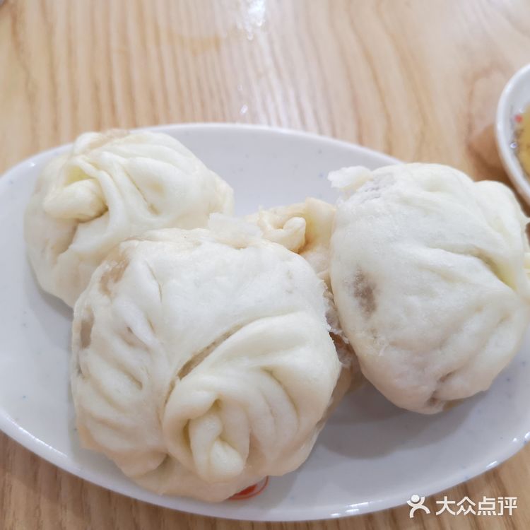 根据加盟店的菜单有一种全家福包，里面啥都有