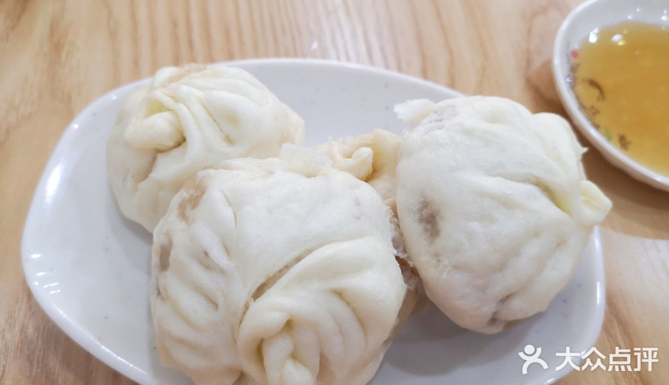 根据加盟店的菜单有一种全家福包，里面啥都有